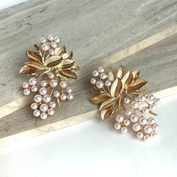 NEW~ Anthropologie Pearl Bouquet Earrings - Picture 1 of 8